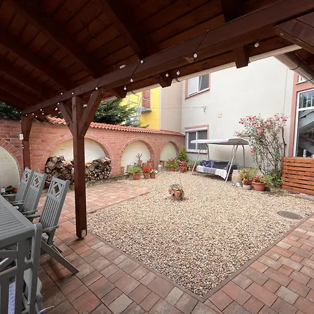 Pacsirta Apartmanhaz アパート *