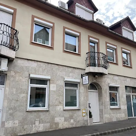 Apartment Pacsirta Apartmanhaz Erlau