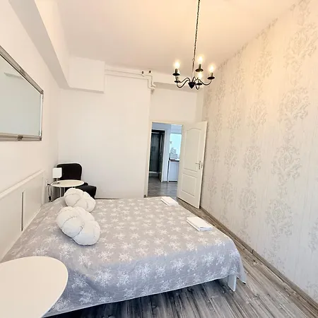 Pacsirta Apartmanhaz Daire Eğri