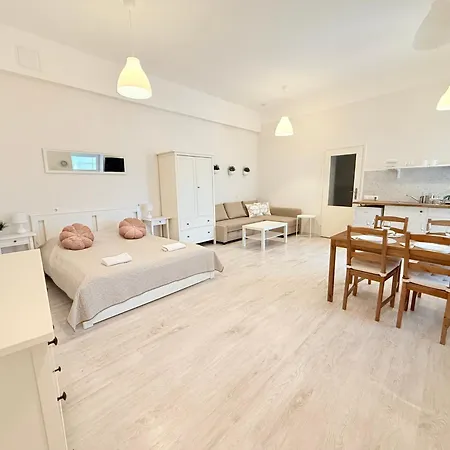 Pacsirta Apartmanhaz