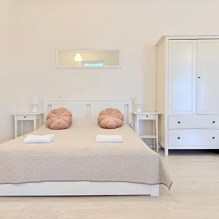 Pacsirta Apartmanhaz Apartament