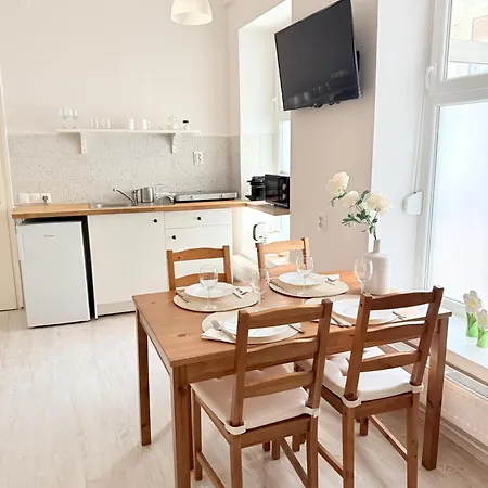 Pacsirta Apartmanhaz Daire *
