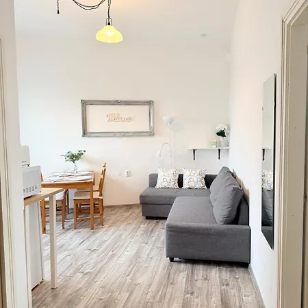 Pacsirta Apartmanhaz Daire *