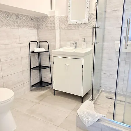 Daire Pacsirta Apartmanhaz