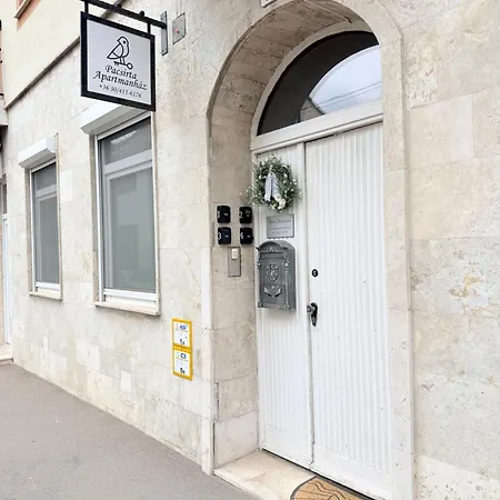 Pacsirta Apartmanhaz