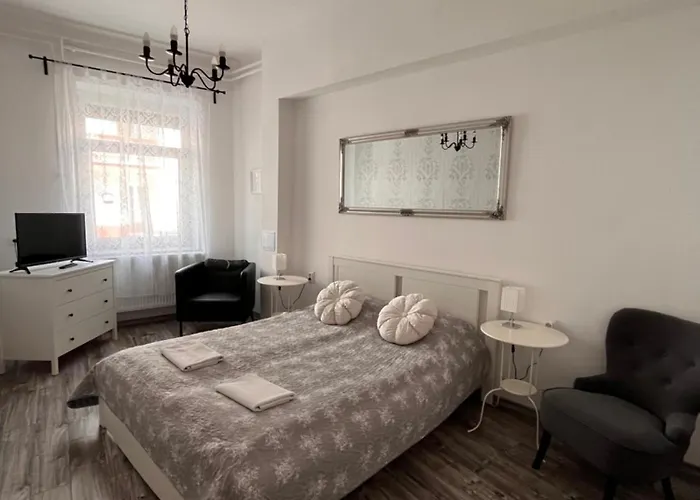 Pacsirta Apartmanhaz Appartement *