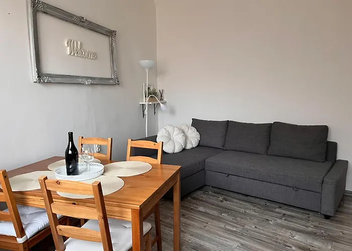Pacsirta Apartmanhaz Appartement Eger