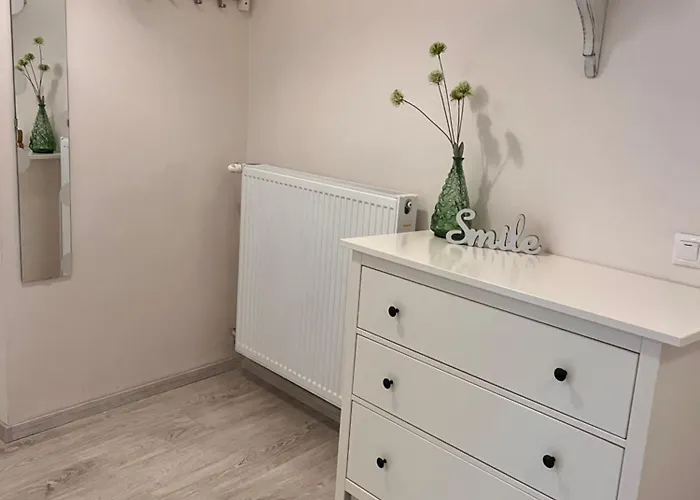 Pacsirta Apartmanhaz Eger