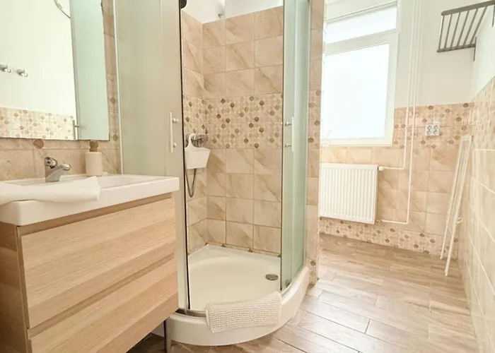 Pacsirta Apartmanhaz Apartament *