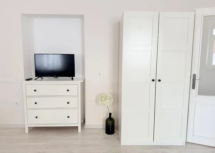 Pacsirta Apartmanhaz * Eger