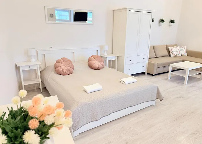 Apartament Pacsirta Apartmanhaz *