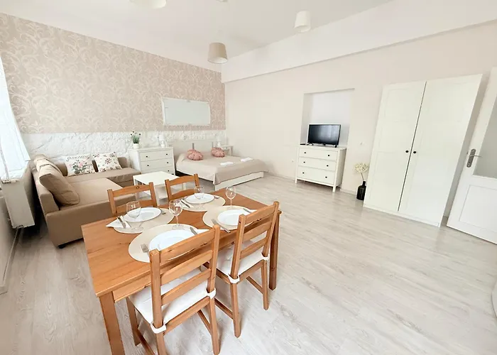 Pacsirta Apartmanhaz Apartament Eger