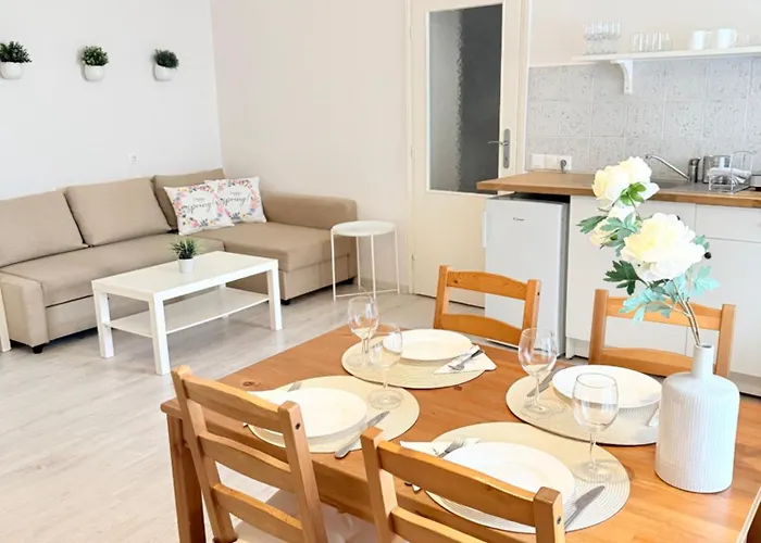 Pacsirta Apartmanhaz * Eger