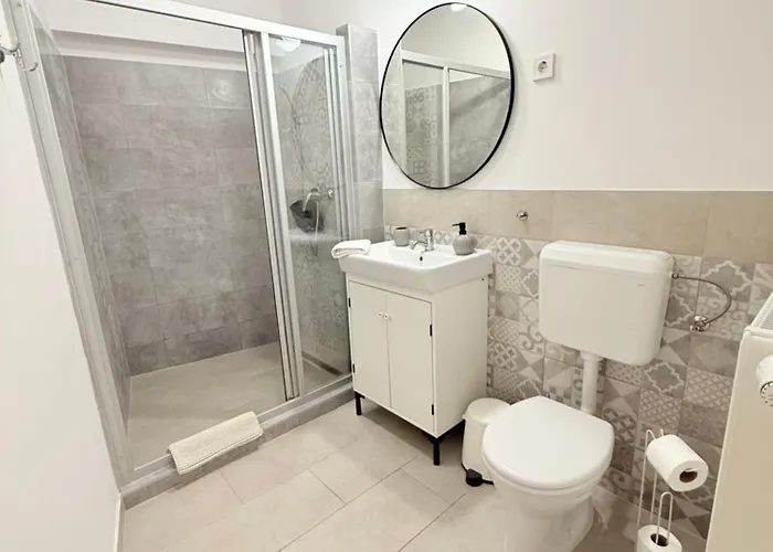 Apartament Pacsirta Apartmanhaz *