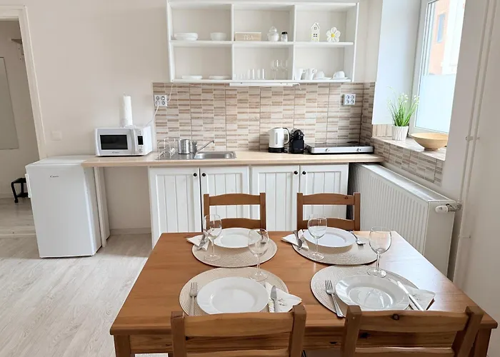 Pacsirta Apartmanhaz * Eger