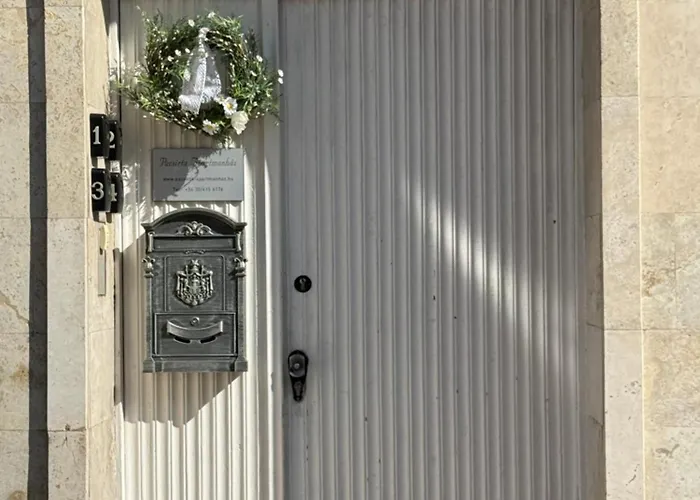 Apartament Pacsirta Apartmanhaz Eger